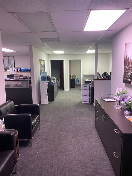 More Photos Of 1 Rabro Dr, Hauppauge Office For Lease