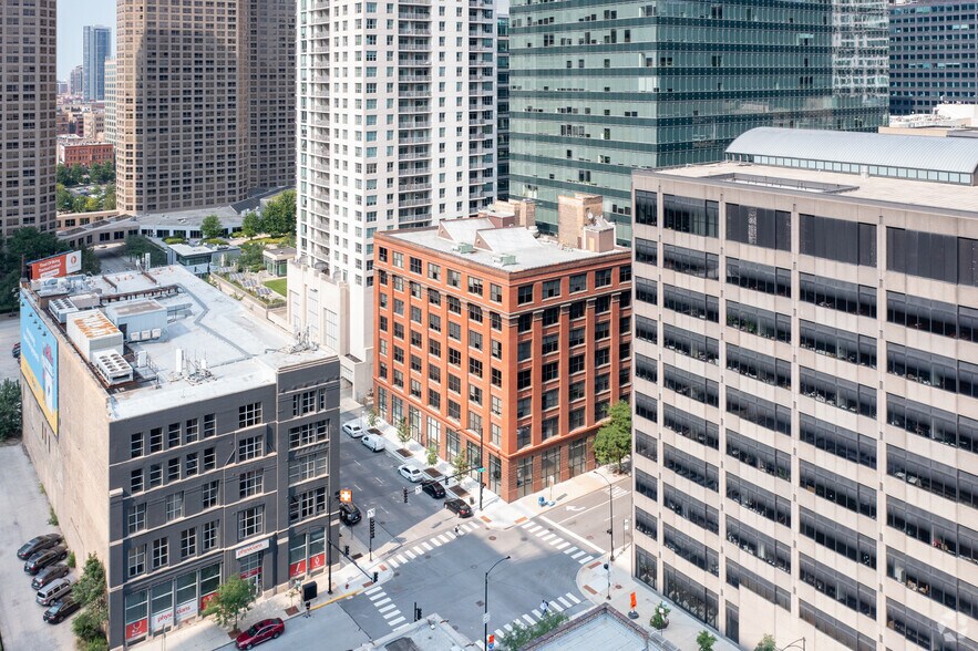 More Photos Of 566 W Adams St, Chicago Loft Creative Space For Lease