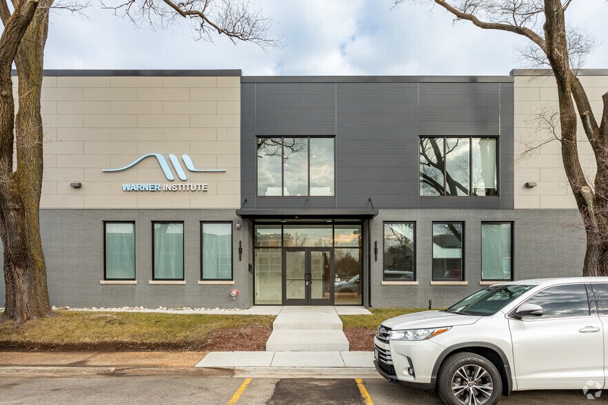 More Photos Of 436 W Frontage Rd, Northfield Medical For Lease