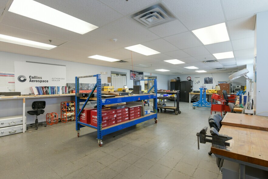 More Photos Of 211 Tuskegee Rd, Syracuse Airplane Hangar For Lease