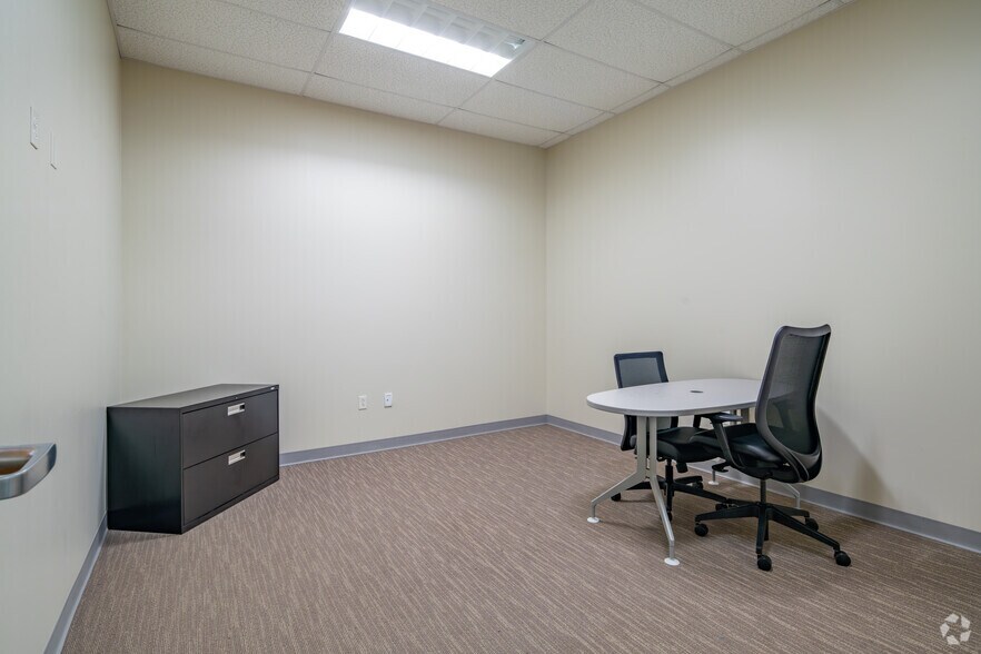 More Photos Of 10000 Rogers Run, San Antonio Office For Sale
