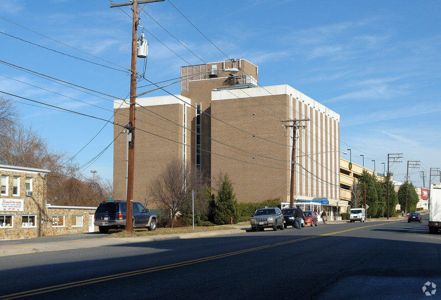 Primary Photo Of 121 Congressional Ln, Rockville Medical For Lease