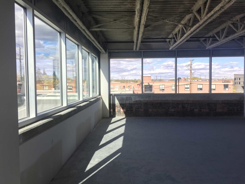 More Photos Of 2010 11th St SW, Calgary Office For Sale