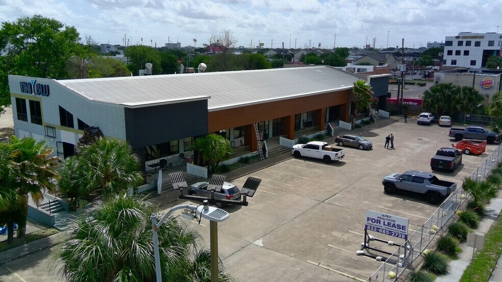 More Photos Of 3101-3121 Fountain View Dr, Houston Unknown For Lease