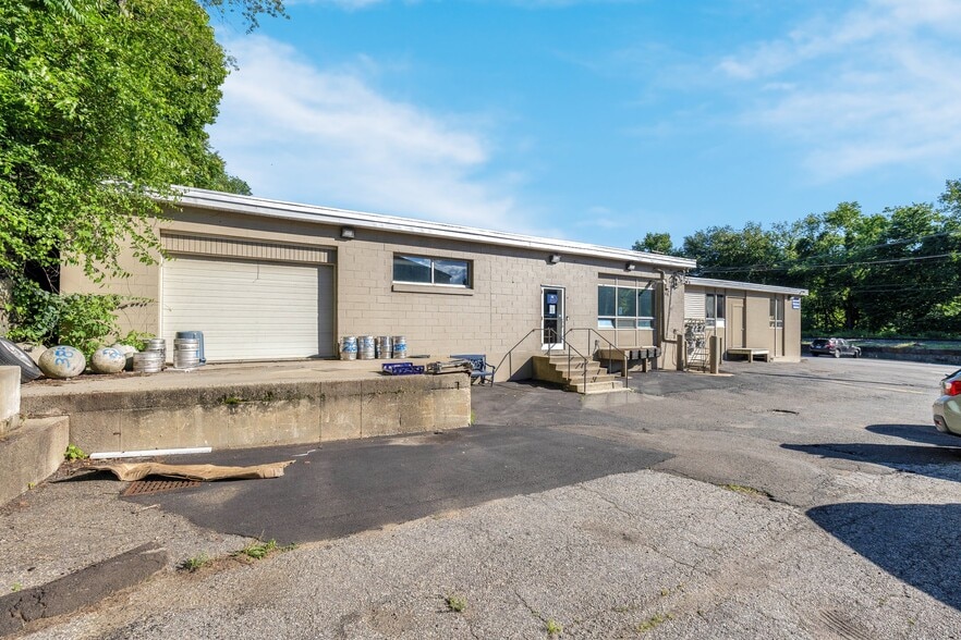 More Photos Of 38 Commerce St, Derby Manufacturing For Lease