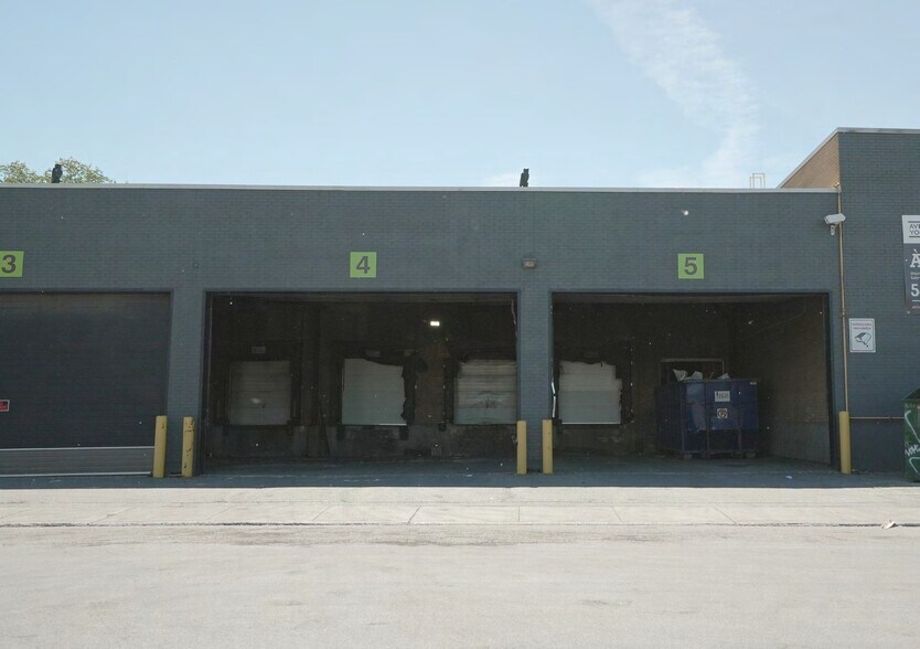 More Photos Of 8530 Av 8e, Montréal Warehouse For Lease