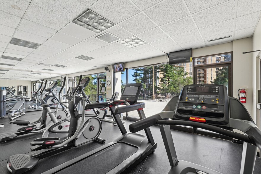 More Photos Of 1350 Beverly Rd, McLean Apartments For Lease
