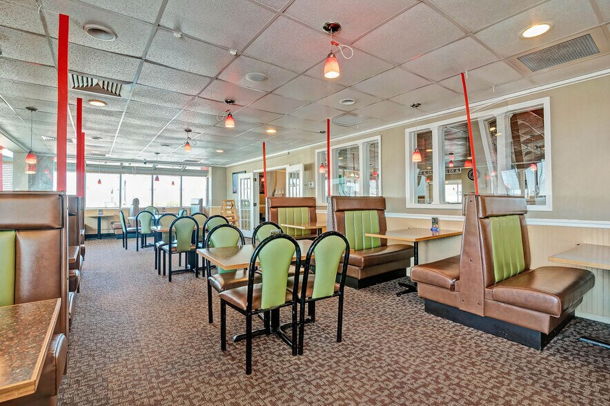 More Photos Of 1565 Marion-Waldo Rd, Marion General Retail For Sale