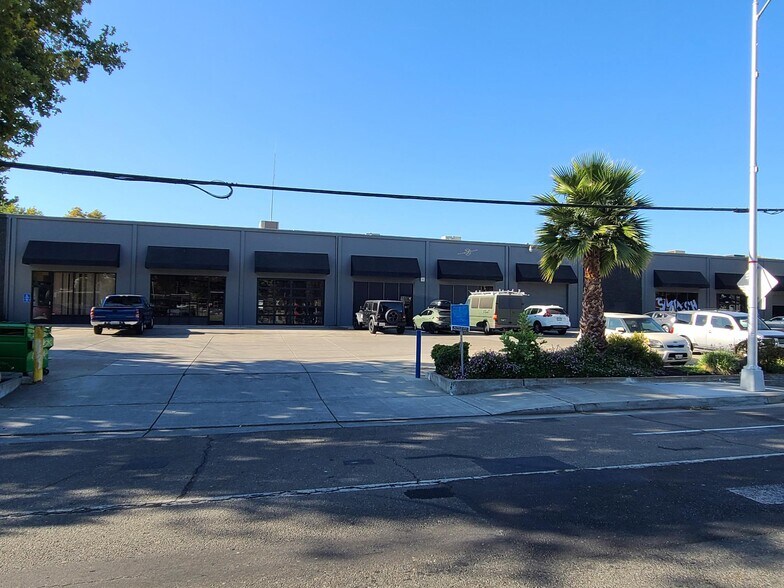 More Photos Of 600 Broadway, Sacramento Flex For Lease