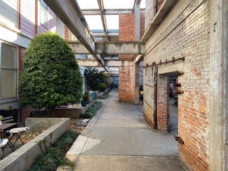 More Photos Of 659 Auburn Ave, Atlanta Loft Creative Space For Sale