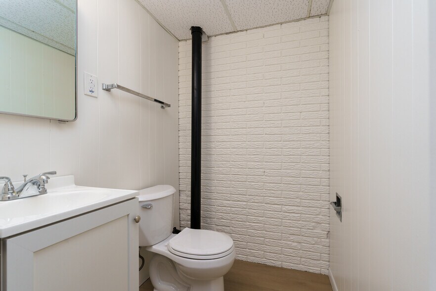 More Photos Of 210 Anderson Ln, Belleville Multifamily For Sale