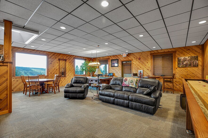More Photos Of Stadelman, Hood River Industrial For Sale