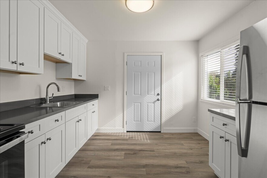 More Photos Of 688 Grove Way, Hayward Apartments For Sale