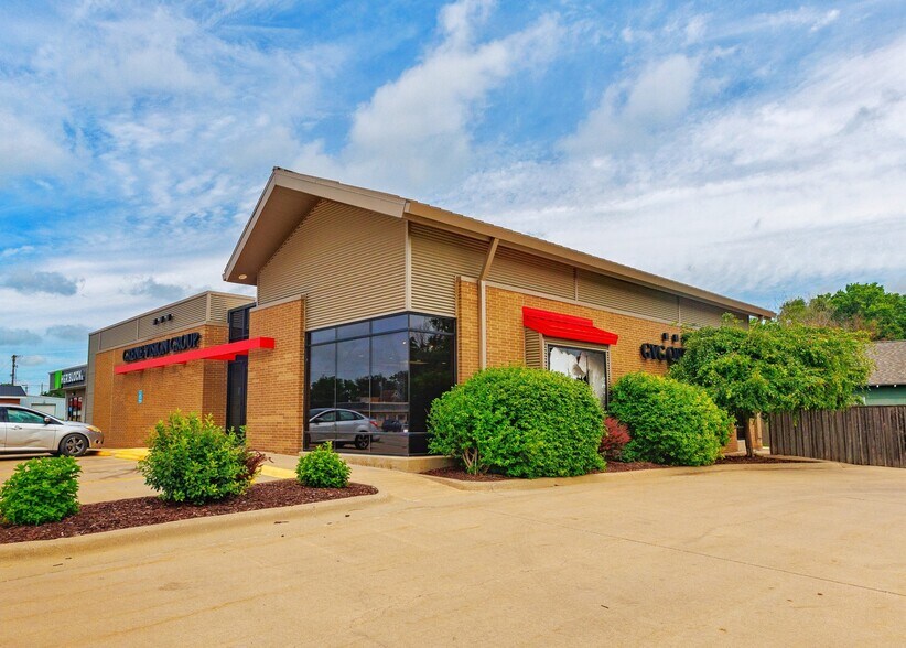 Primary Photo Of 1408 W Central Ave, El Dorado Medical For Sale