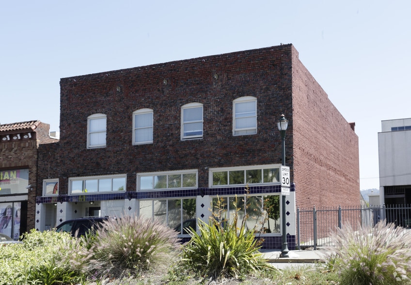Primary Photo Of 5836-5838 San Pablo Ave, Emeryville Storefront Retail Residential For Lease