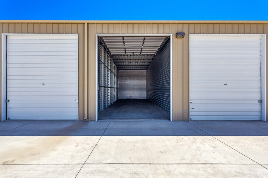 More Photos Of 2485 Adobe Rd, Bullhead City Self Storage For Sale