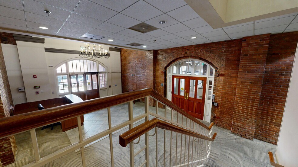 More Photos Of 33 W 11th St, Columbus Loft Creative Space For Lease
