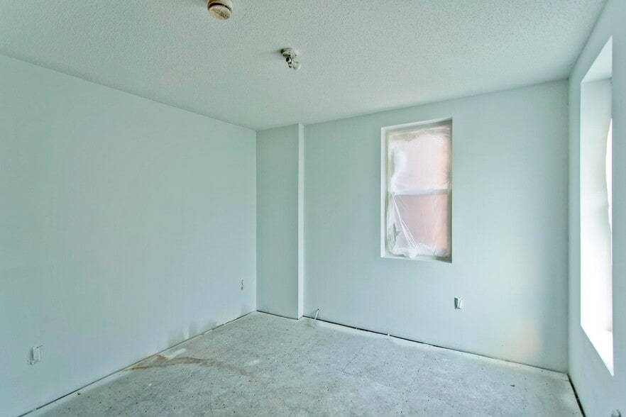 More Photos Of 445-447 High St, Holyoke Storefront Retail Residential For Sale