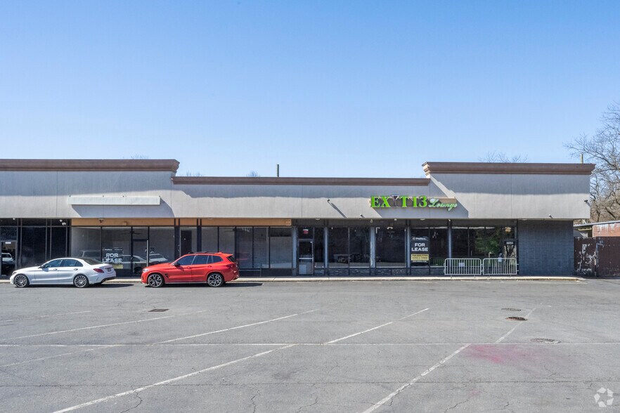 More Photos Of 1547 Arthur Kill Rd, Staten Island Freestanding For Lease