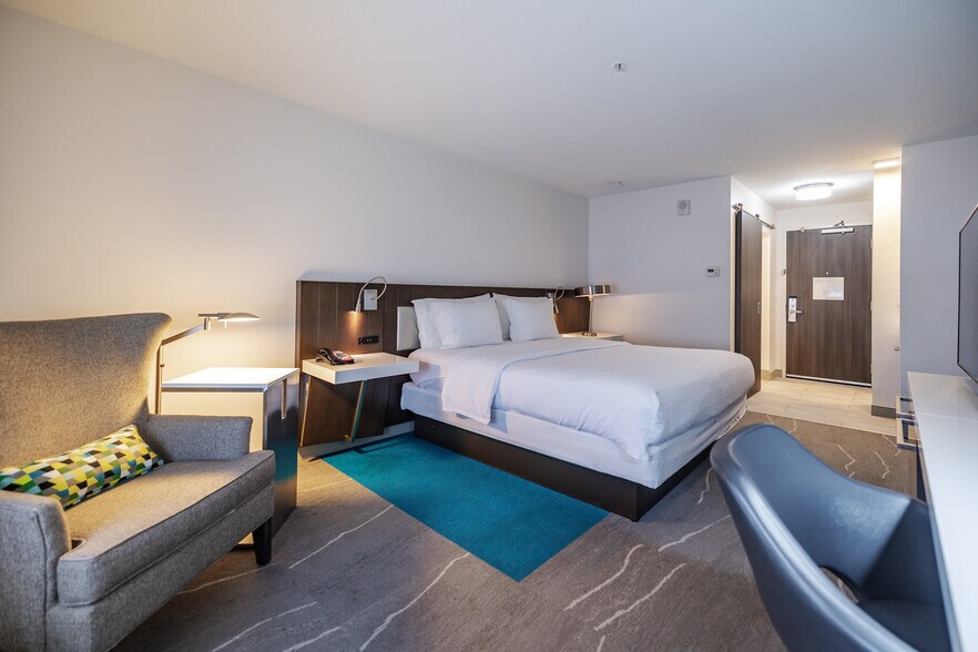 More Photos Of 14275 Lincoln St, Thornton Hotel For Sale