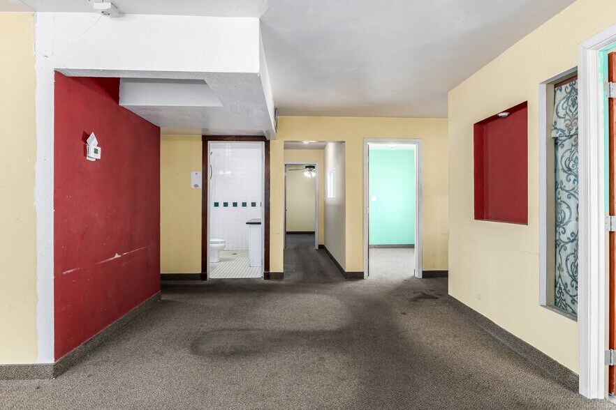 More Photos Of 545 E University Dr, Mesa Office For Sale