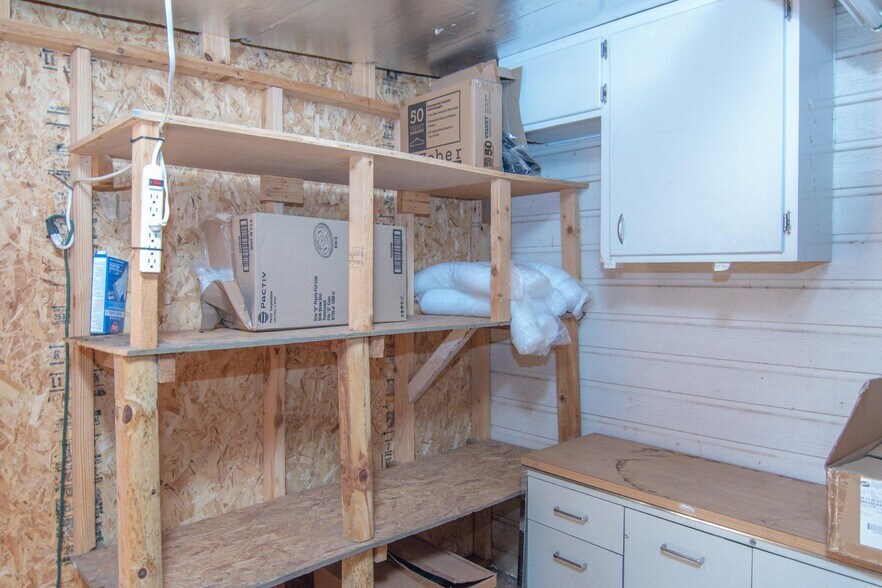 More Photos Of 2208 Austin Ave, Brownwood Flex For Sale