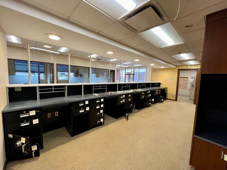 More Photos Of 291-293 Halstead Ave, Harrison Bank For Sale