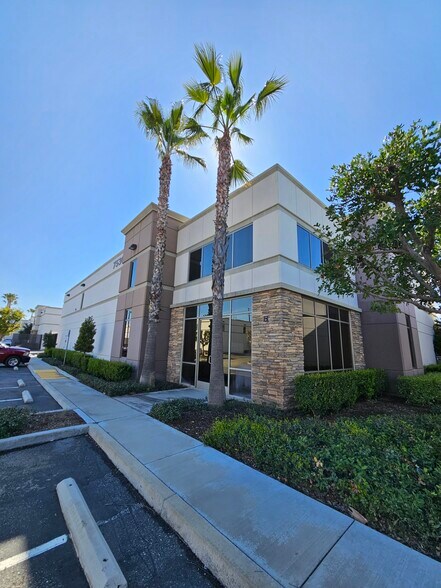 More Photos Of 7530 Jurupa Ave, Riverside Warehouse For Lease