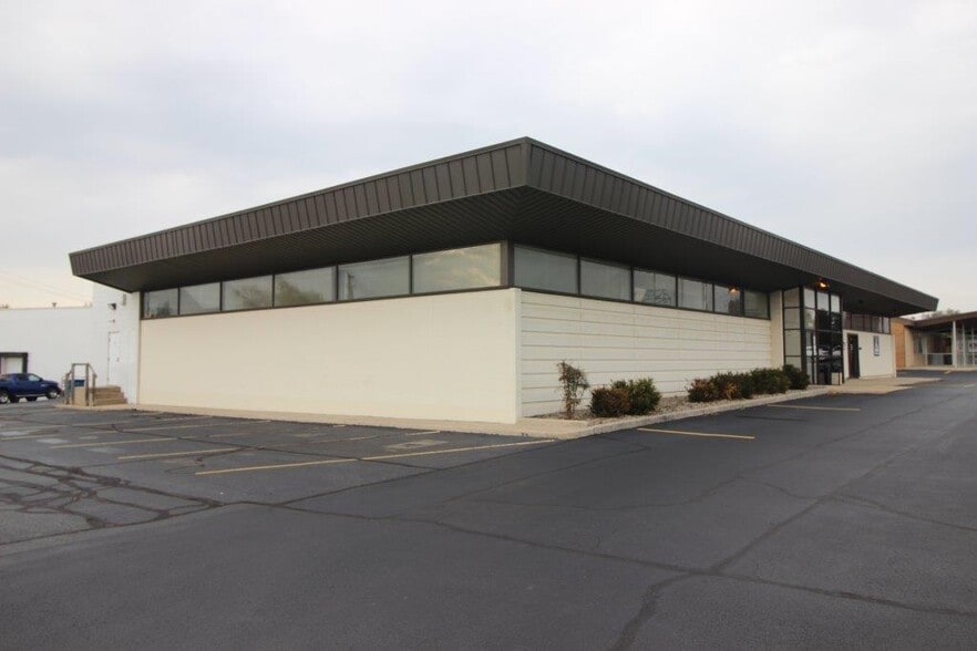 More Photos Of 2300 N 5th St, Muhlenberg Township Flex For Sale