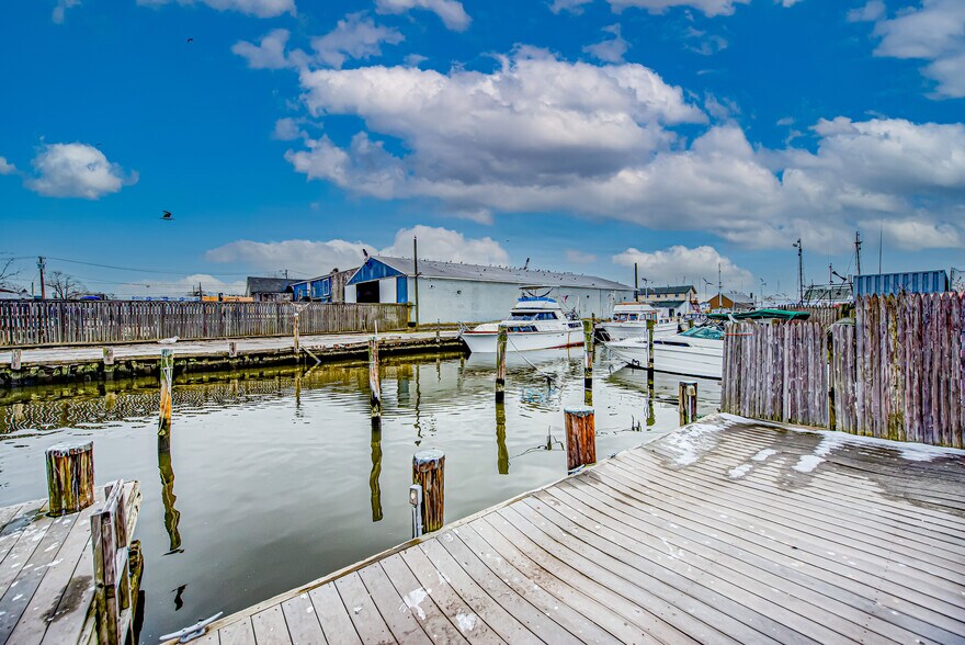 More Photos Of 9 Degnon Blvd, Bay Shore Office For Sale