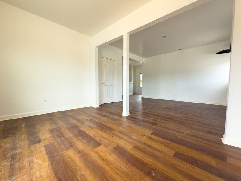 More Photos Of 605 Roberts Dr, Riverdale Office For Lease