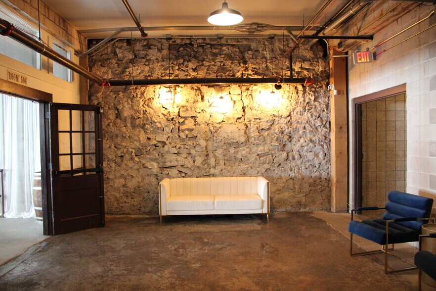 More Photos Of 500 Ouachita Ave, Hot Springs National Park Storefront Retail Office For Sale