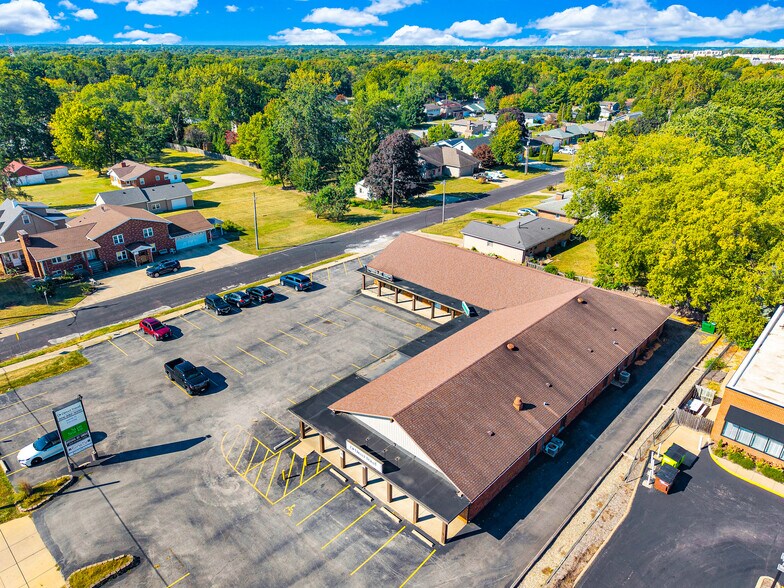 More Photos Of 4601 N University St, Peoria Unknown For Lease