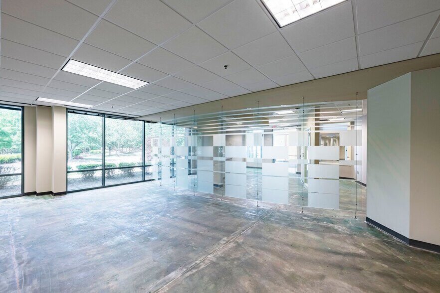 More Photos Of 1990 Vaughn Rd, Kennesaw Unknown For Lease