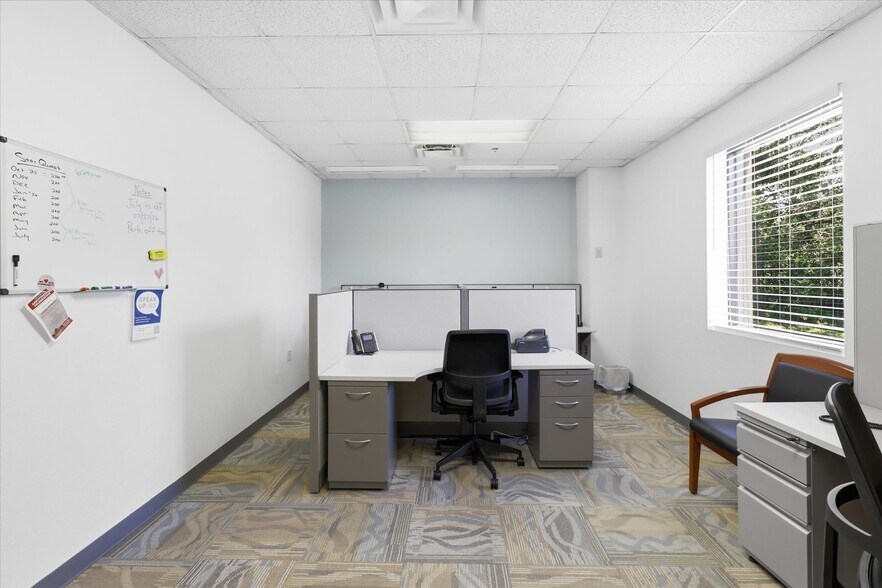 More Photos Of 4009-4033 W 1st St, Sanford Office For Sale