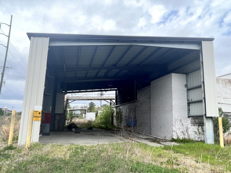 More Photos Of 1601 Marshall Ave, Portsmouth Distribution For Sale