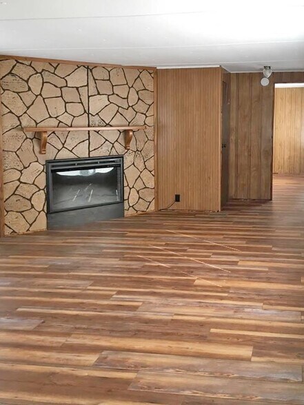 More Photos Of 910 Memorial Dr, Cortez Manufactured Housing Mobile Home Park For Sale