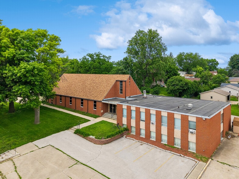 More Photos Of 4323 Douglas Ave, Des Moines Religious Facility For Sale