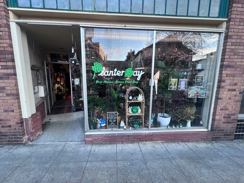 More Photos Of 6008 College Ave, Oakland Storefront Retail Residential For Sale