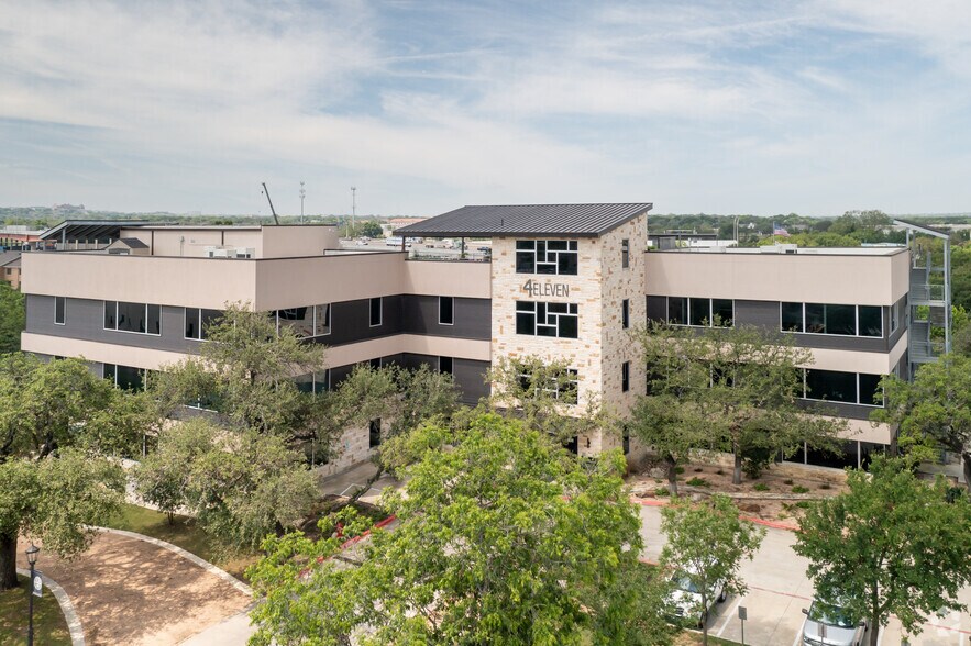 More Photos Of 411 W Main St, Round Rock Unknown For Lease