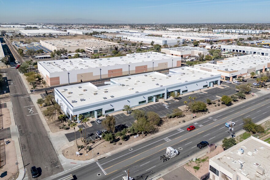 More Photos Of 620 N 43rd Ave, Phoenix Warehouse For Lease