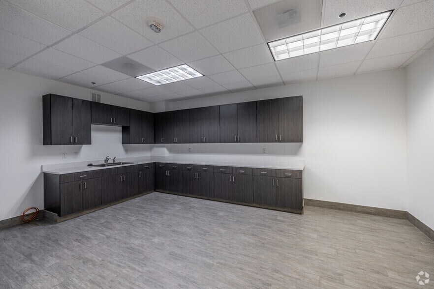 Photo of 17th Floor Ste 1710