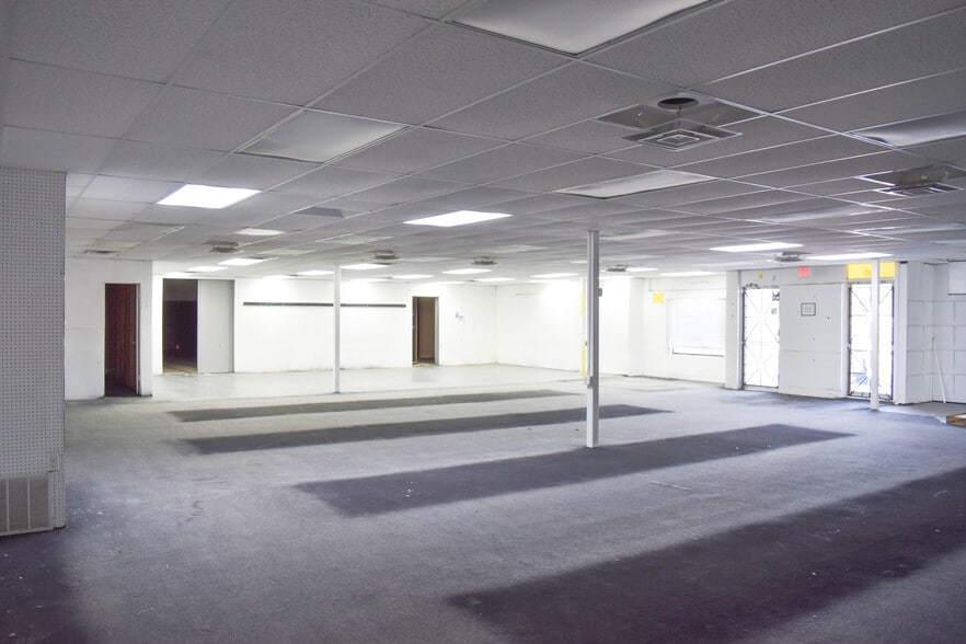 More Photos Of 2807-2813 Avenue Q, Lubbock Freestanding For Lease