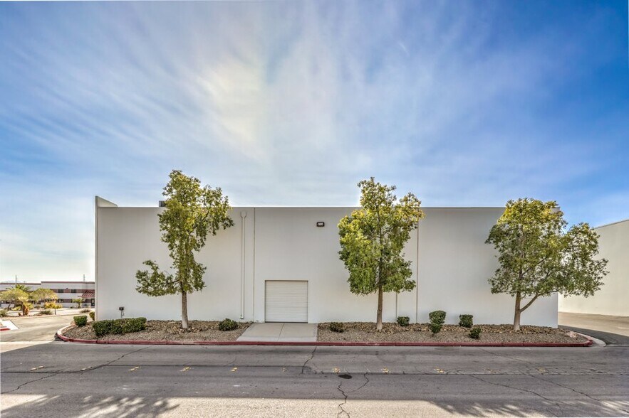 More Photos Of 5965 Harrison Dr, Las Vegas Warehouse For Sale