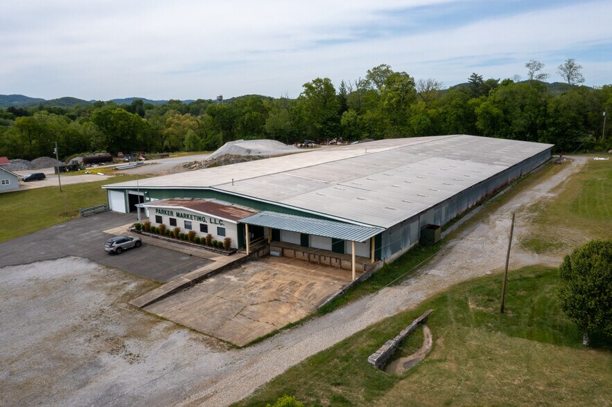 More Photos Of 545 E Main St, Hartsville Warehouse For Lease