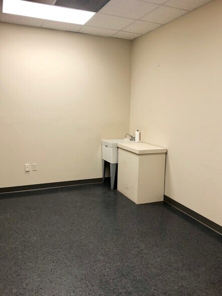 More Photos Of 5745 Essen Ln, Baton Rouge Office For Lease