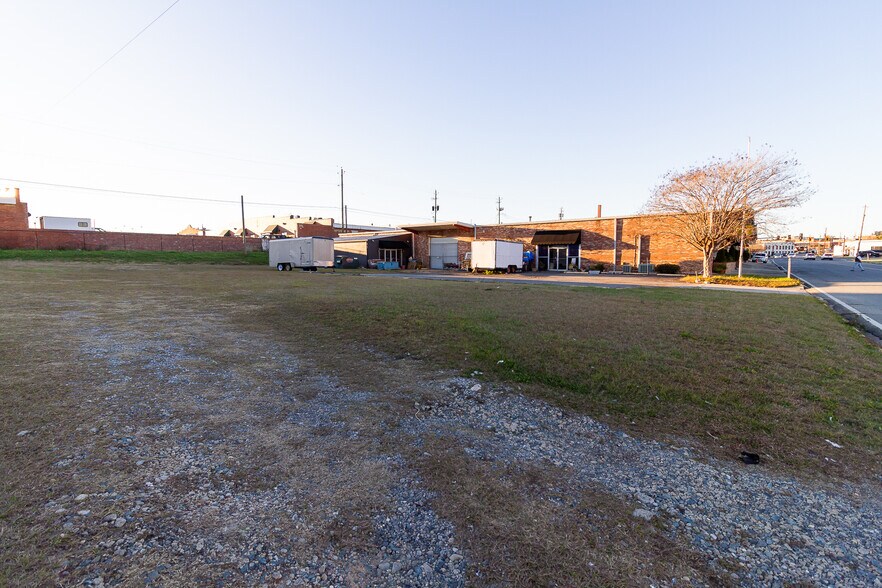 More Photos Of 512 Tift Ave S, Tifton Freestanding For Sale