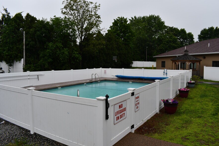 More Photos Of 140 Queen City Ave, Manchester Rehabilitation Center For Sale