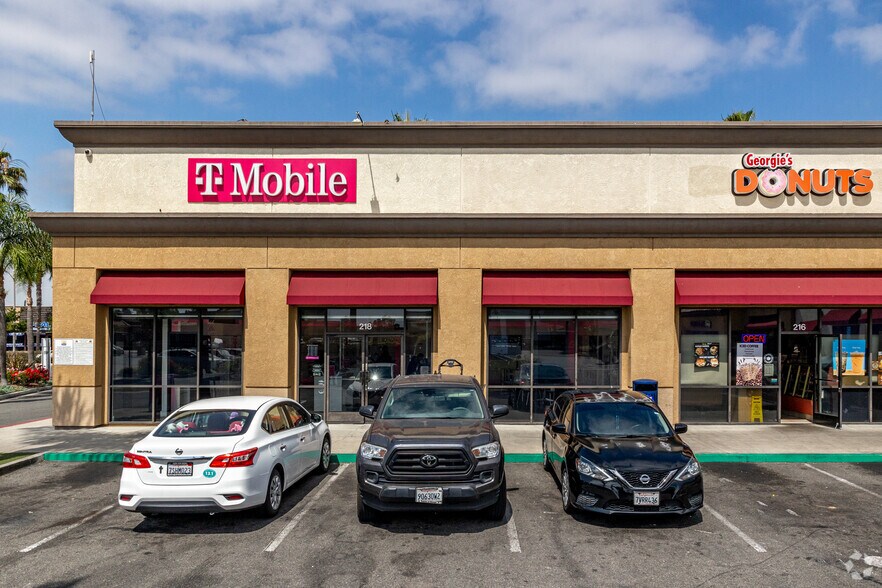 More Photos Of 214 S State College Blvd, Anaheim Restaurant For Lease