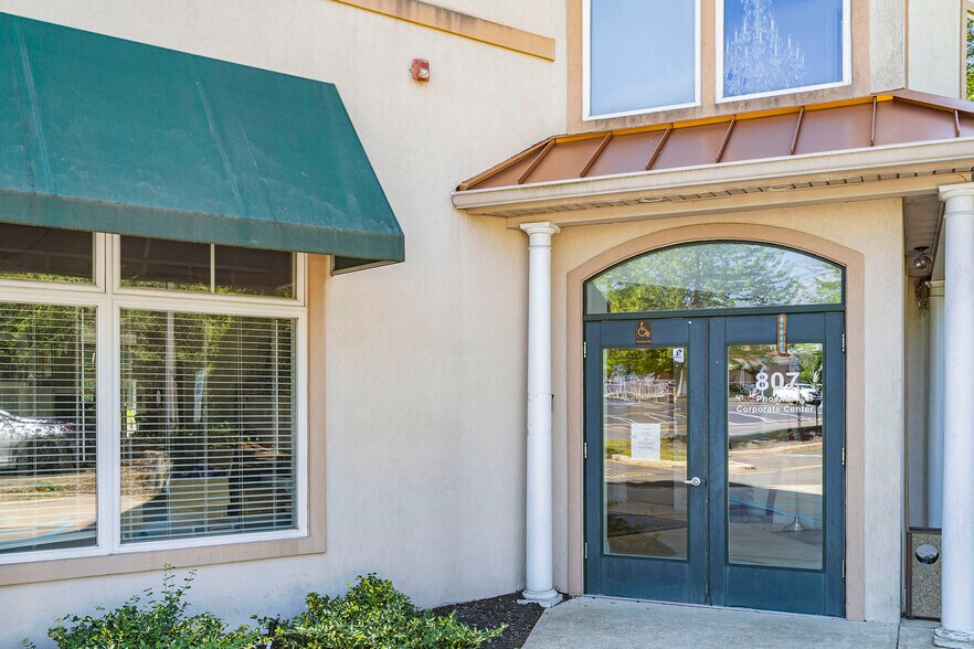 More Photos Of 807 Mantoloking Rd, Brick Office For Sale